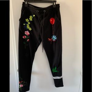 Cynthia Rowley Embroidered black pants 🌺🎈